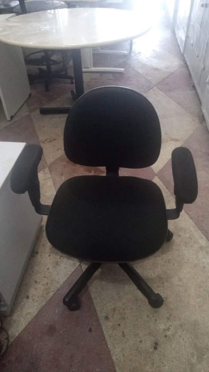 Cadeira de Escritório Giratória com Rodinhas