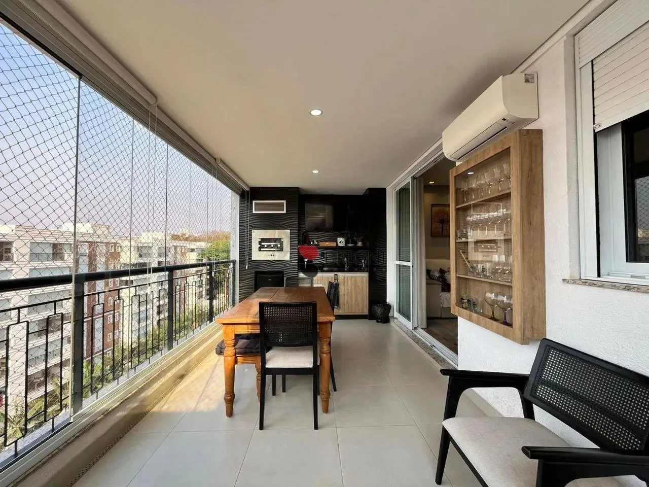 Apartamento de Alto Padrão a venda com 131m², 3 dormitórios/suítes no Edifício Villas do P