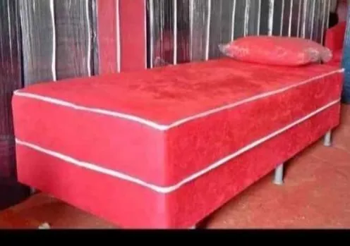 Cama Box Solteiro Vermelha com Detalhes