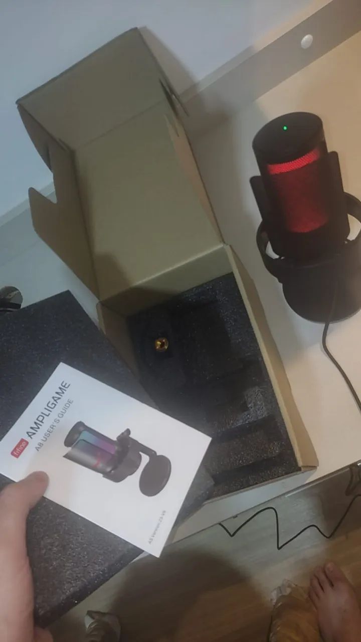 Microfone USB Fifine A8 Ampligame Condensador com Pop Filter e RGB pra Streaming e Podcast - Foto 4
