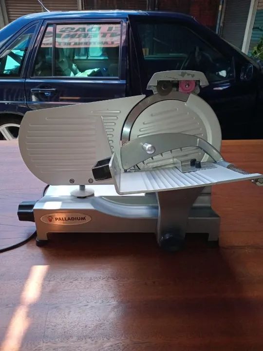 Cortador de queijo e frios