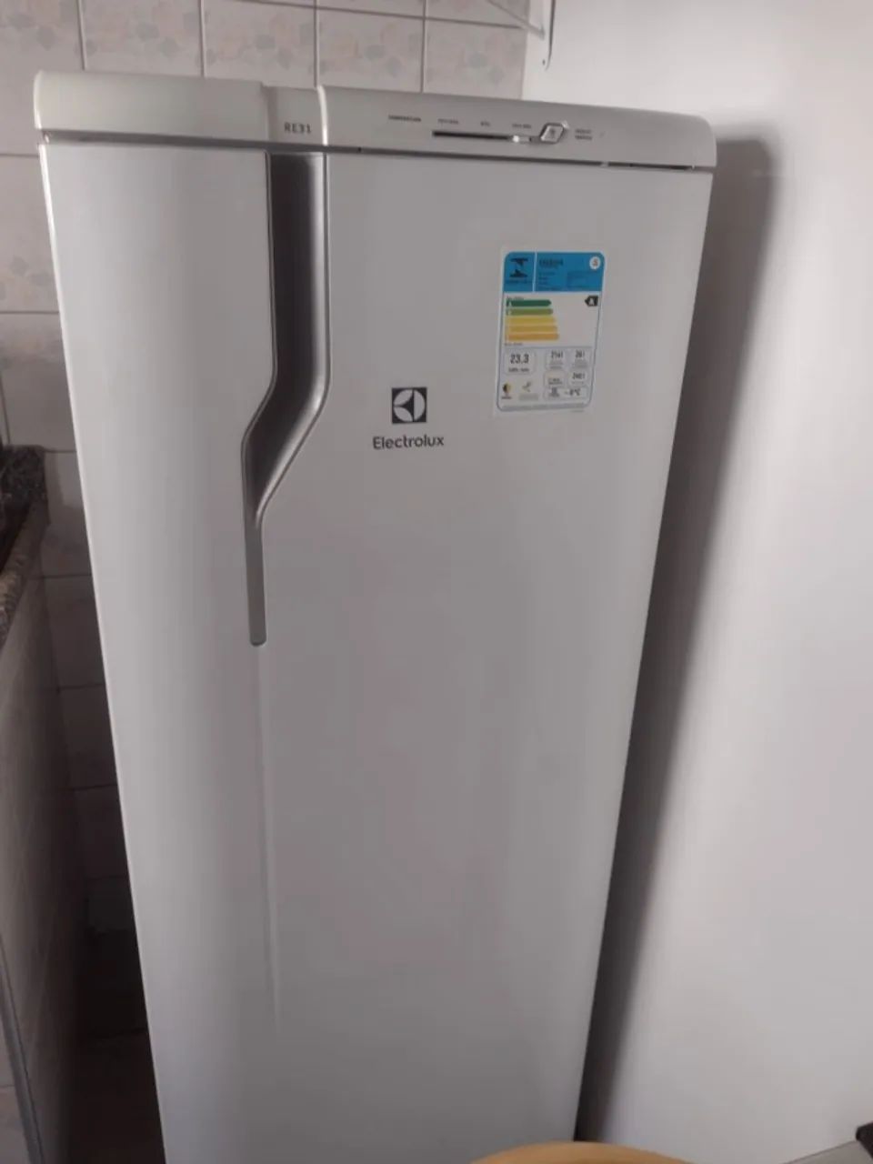 VENDO GELADEIRA ELECTROLUX 261 LITROS  - Foto 2