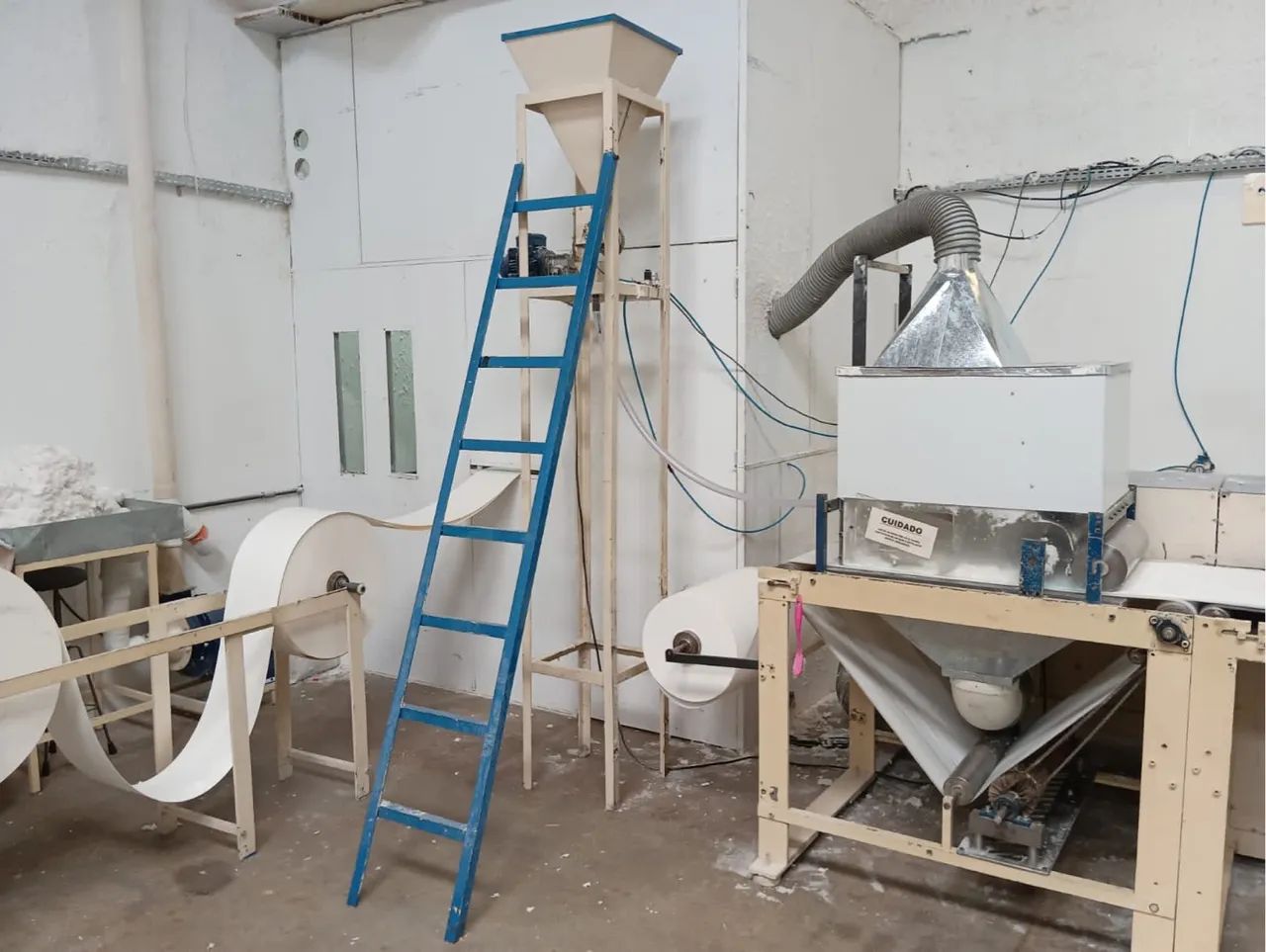 Máquina de fazer tapete higiênico R$ 400 mil 