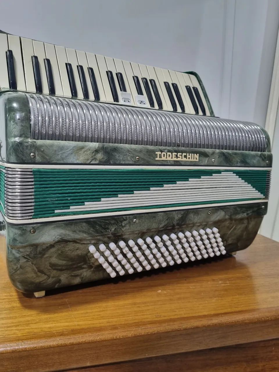 Acordeão Todeschin 96 baixos - Relíquia  - Foto 4