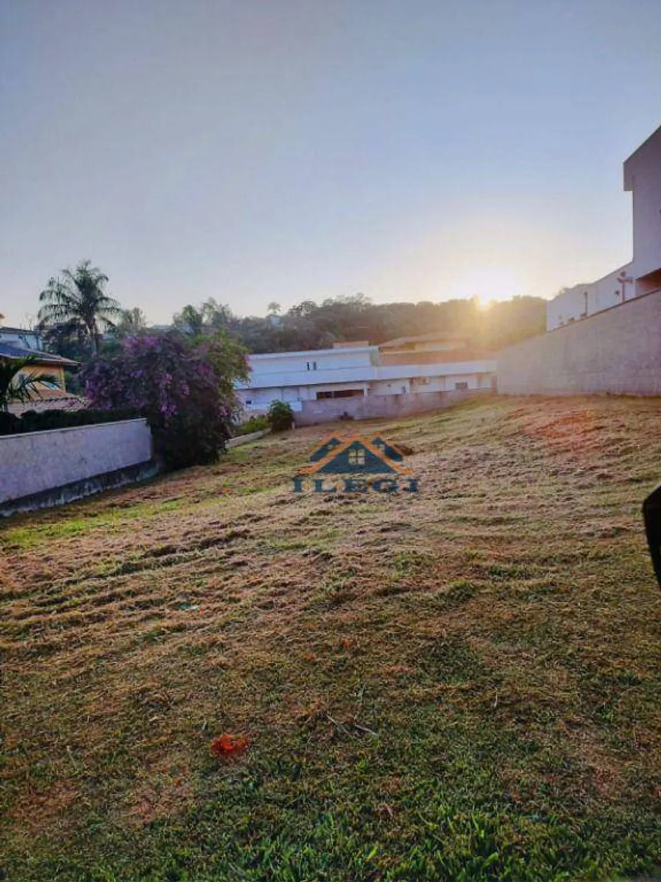TERRENO A VENDA NA CIDADE DE VINHEDO - SP !