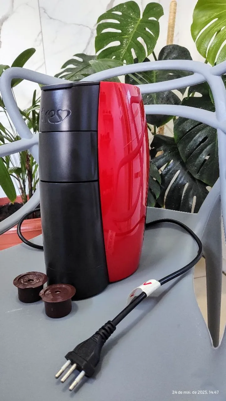 Cafeteira Três Corações LOV - Máquina de Café
