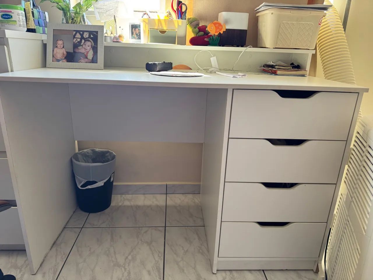 Mesa de Escritório Branca com 4 Gavetas