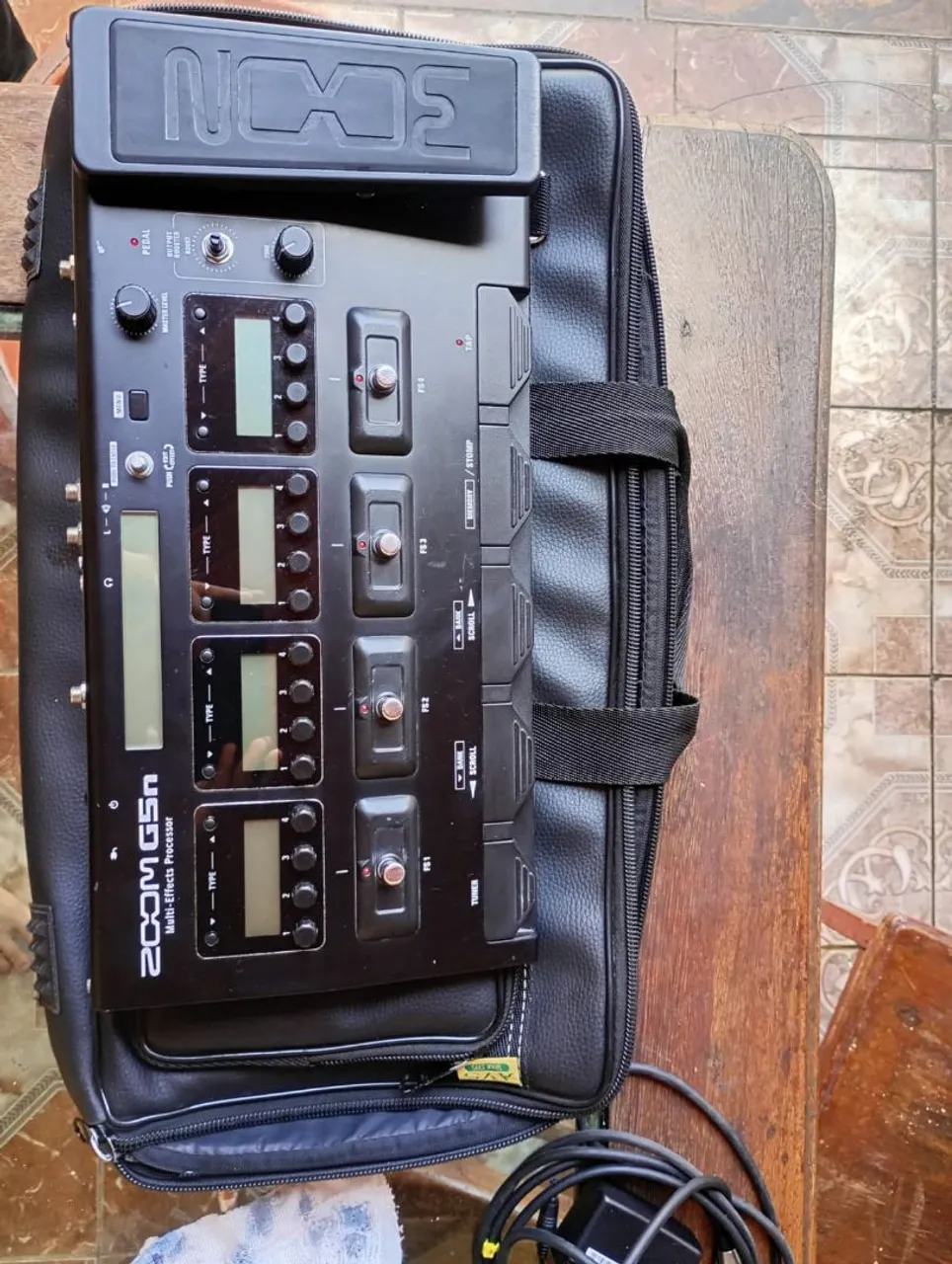 Pedaleira Zoom G5n + Bag AVS
