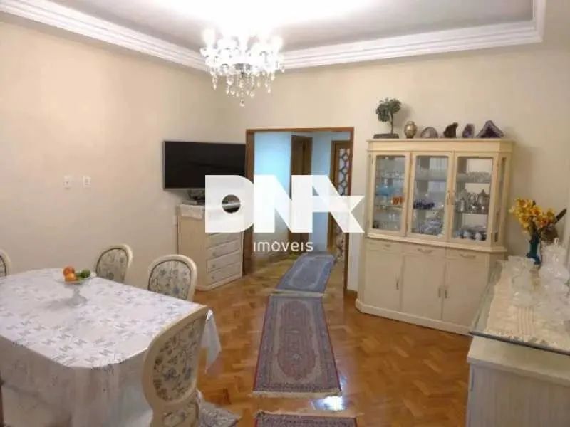 Apartamento - / Residencial / Copacabana
