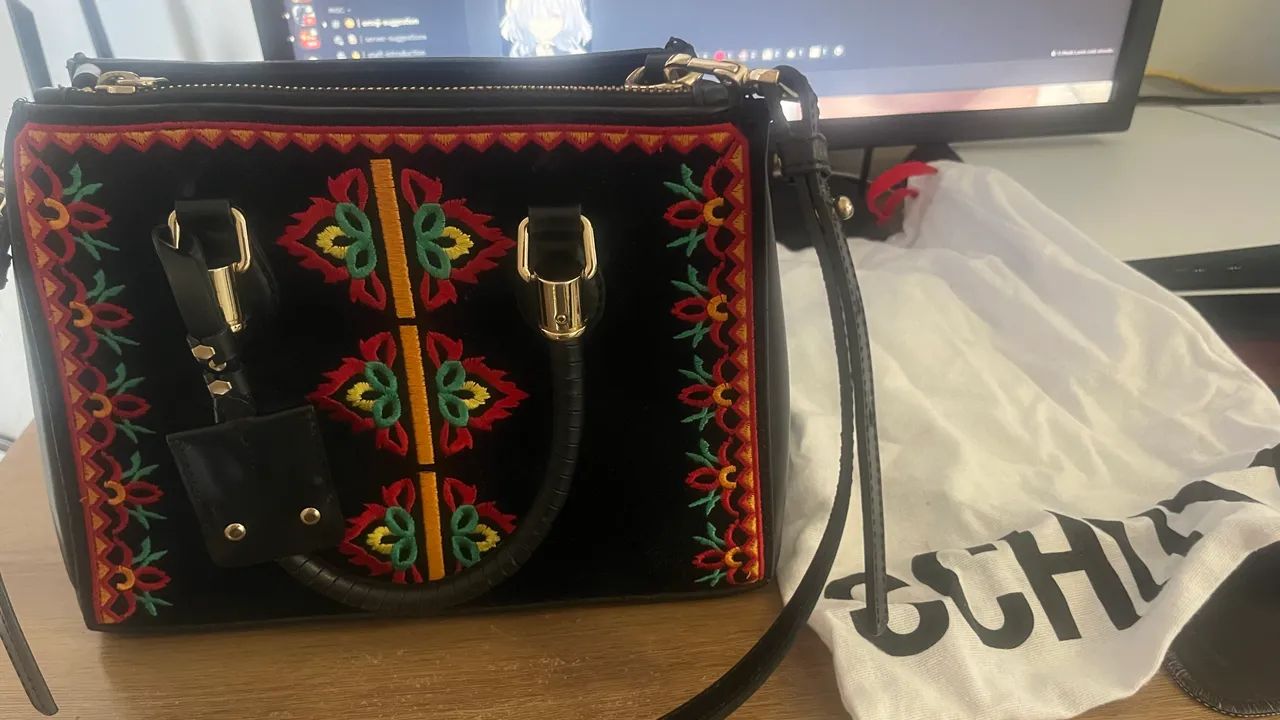 Bolsa Lorena adição limitada bordada da Schutz  - Foto 5