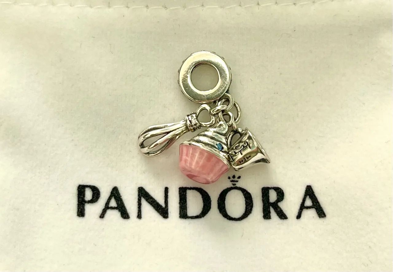 Charm Pandora Cupcake