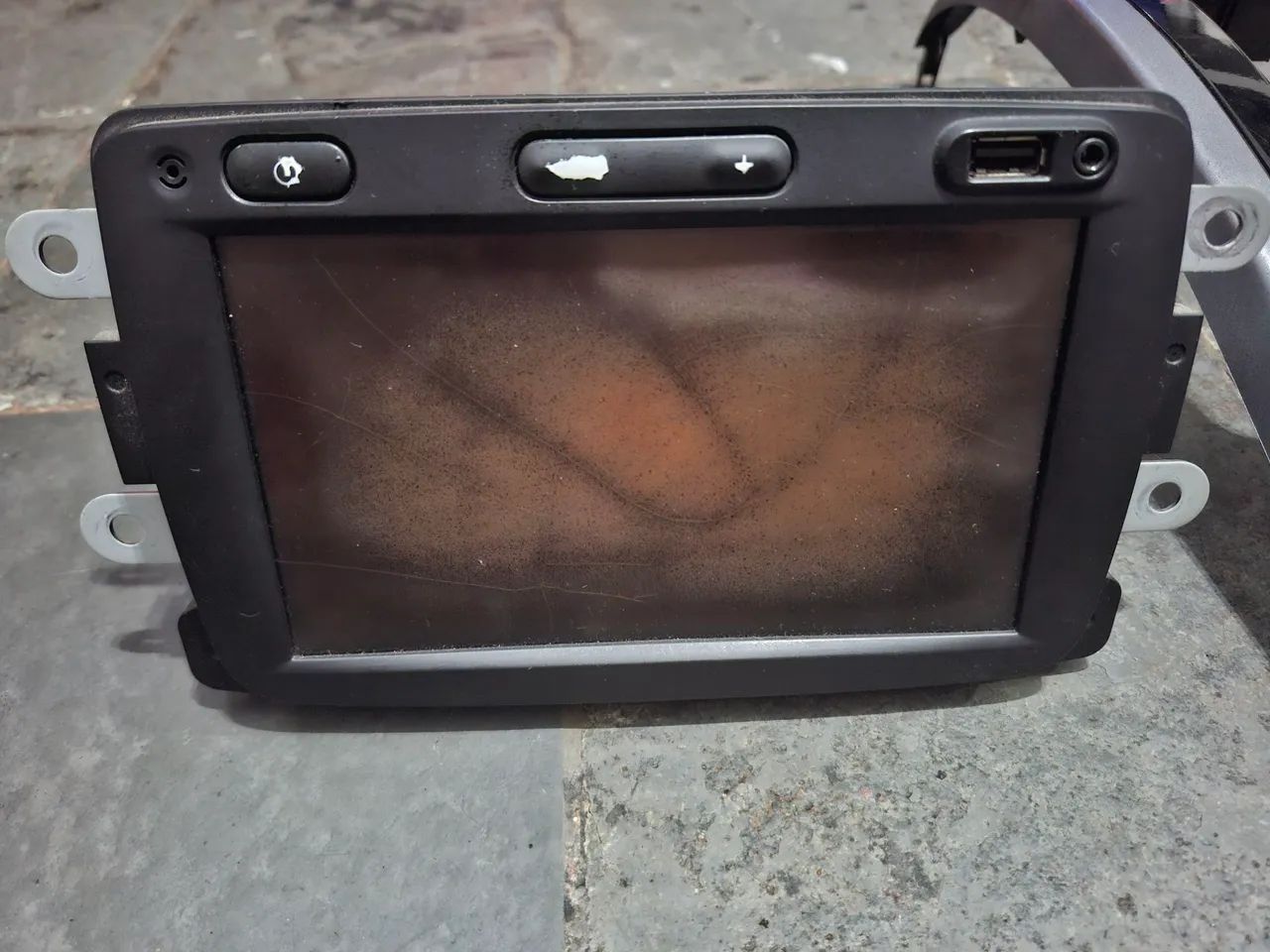 Moldura e Média Nav original do Sandero (12/13). Só precisa trocar o touch-screen da mesma - Foto 2