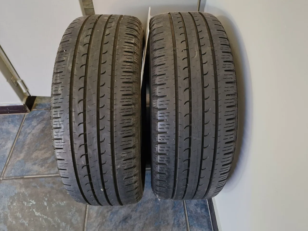 Pneus 225 /55 r 18
