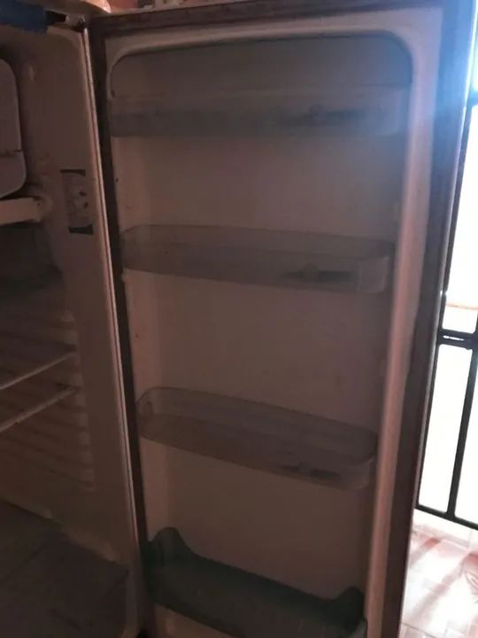 VENDO 2 GELADEIRAS - Foto 3