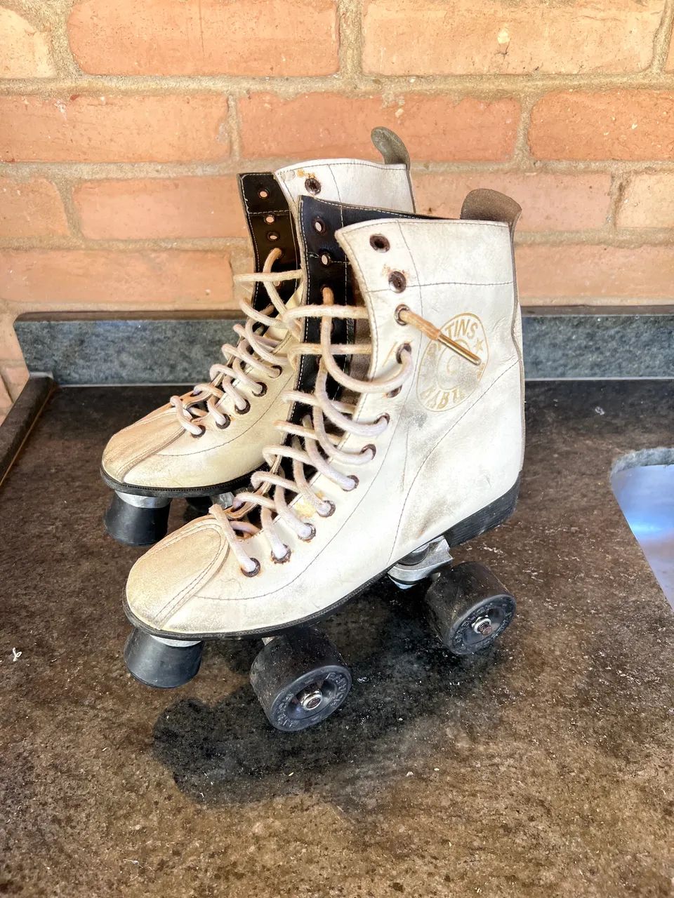 Patins antigo vintage babuch em couro feminino tamanho 35 - Foto 4