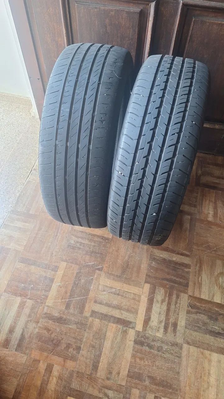Pneus usados 195/ 55 aro 16.