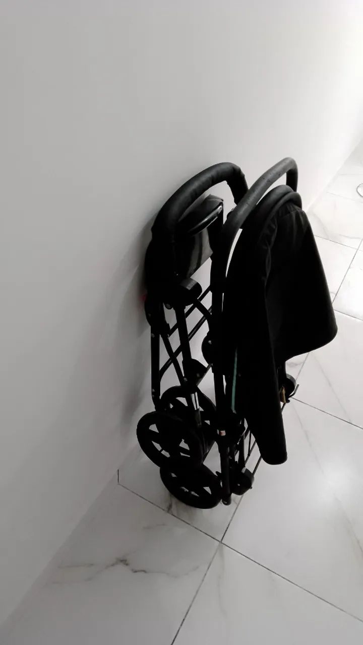 Carrinho de bebê yoyage fecha fácil preto