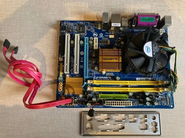 Placa Mãe Gigabyte Kit com Processador Intel Pentium Dual Core + 4G Memoria Ram