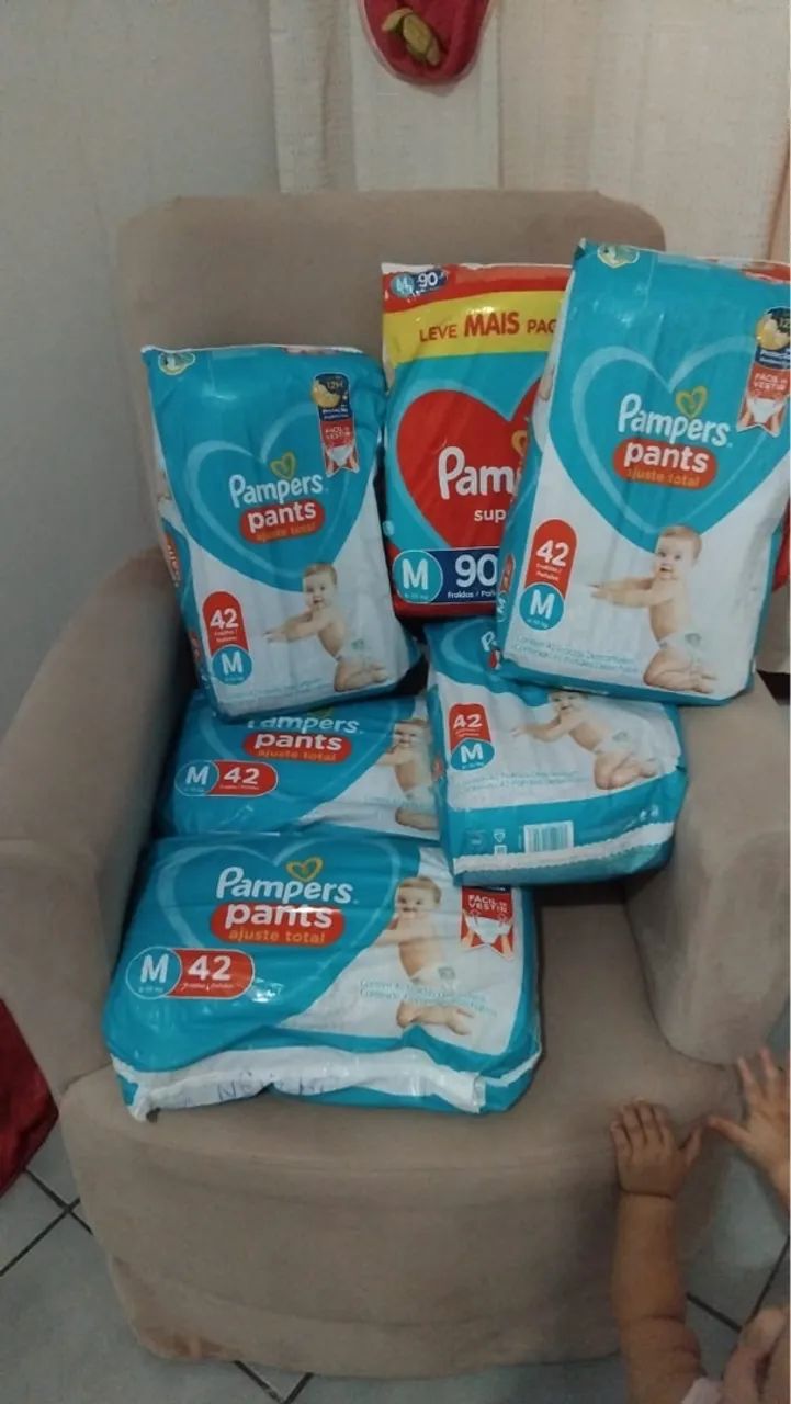 Fralda roupinha Pampers M