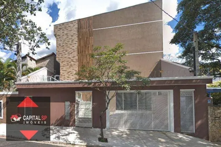 Sobrado em condomínio à venda, 02 quartos sendo 02 suítes, 02 vagas, 600 metros da estação