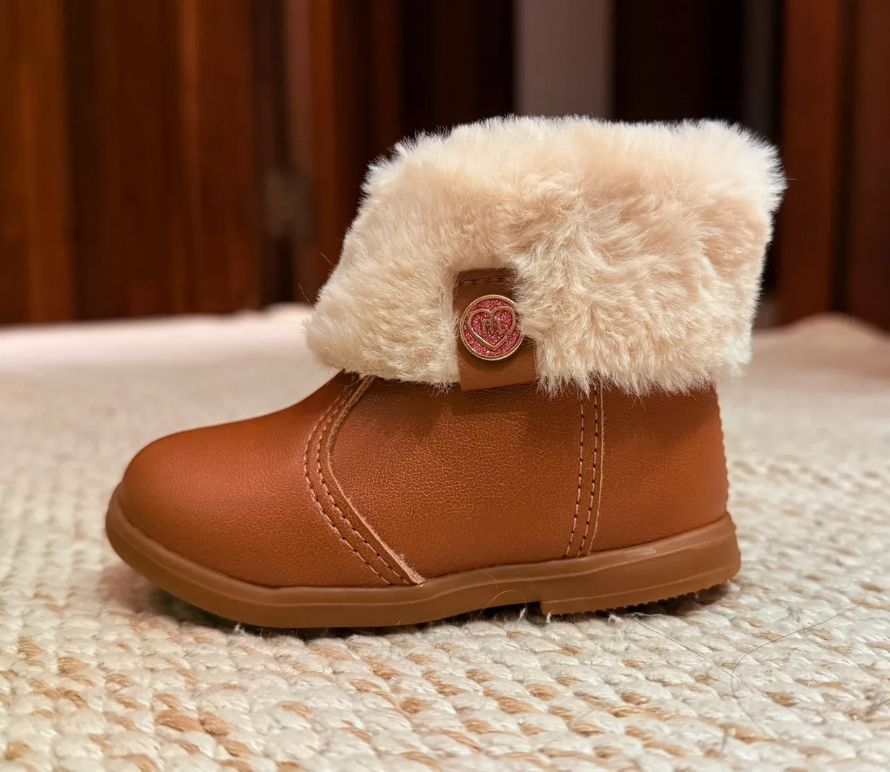 Bota Infantil Marrom com Detalhe de Pelúcia