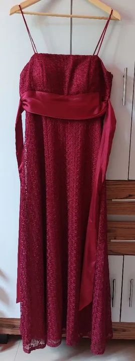 Vestido de festa longo rendado cor vinho - Foto 2
