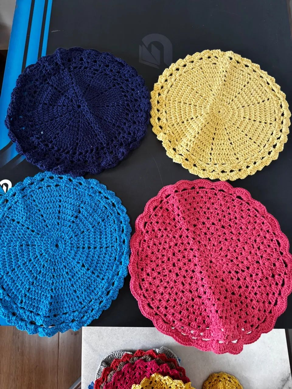 4 toalhas ou sousplats de Crochê Artesanais - Várias Cores - Foto 5