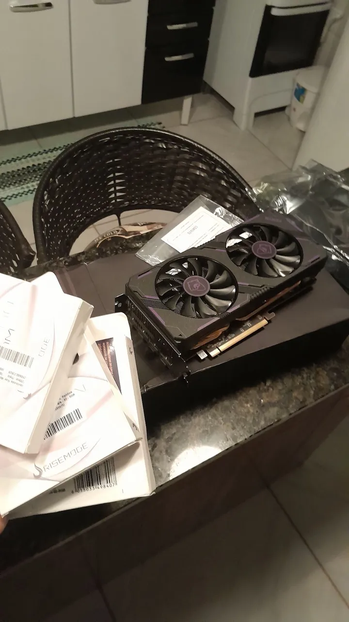 Rx 5700xt nova, com garantia (superior à 3060)