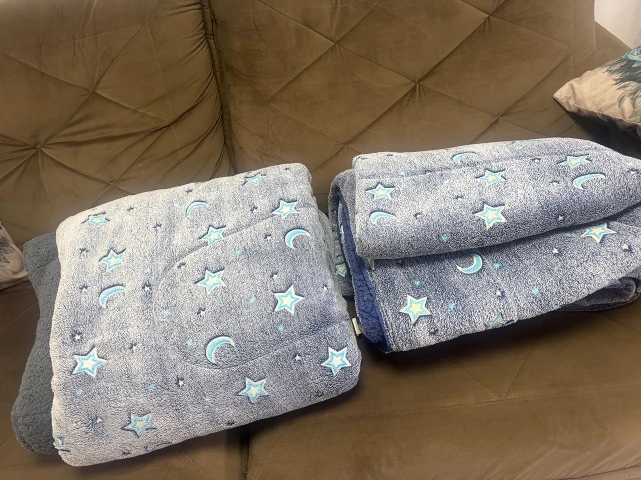 Cobertor Estrelas e Luas - Conforto e Decoração - Foto 3
