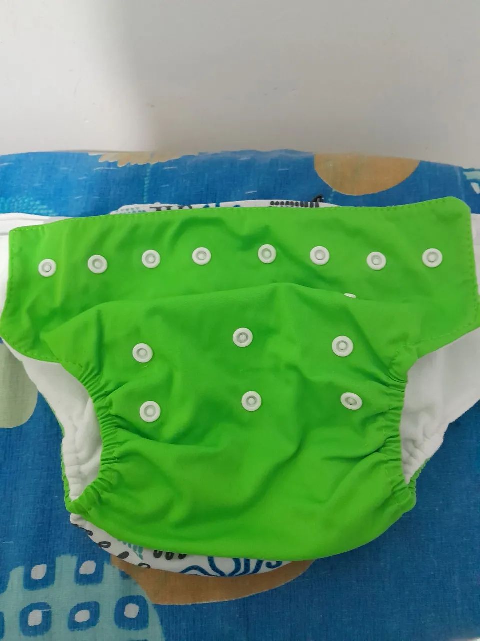 7 fralda reutilizável na foto só tem 6 mais ficou faltado 1 amarela  - Foto 5