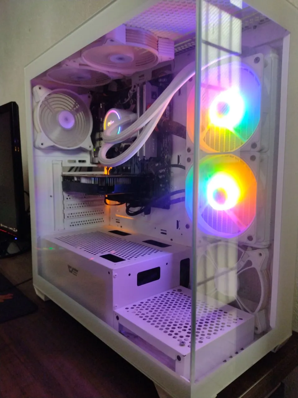 Vendo gabinete gamer completo com monitor!