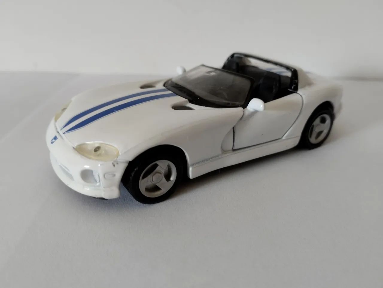 Maisto - Miniatura Dodge Viper RT/10