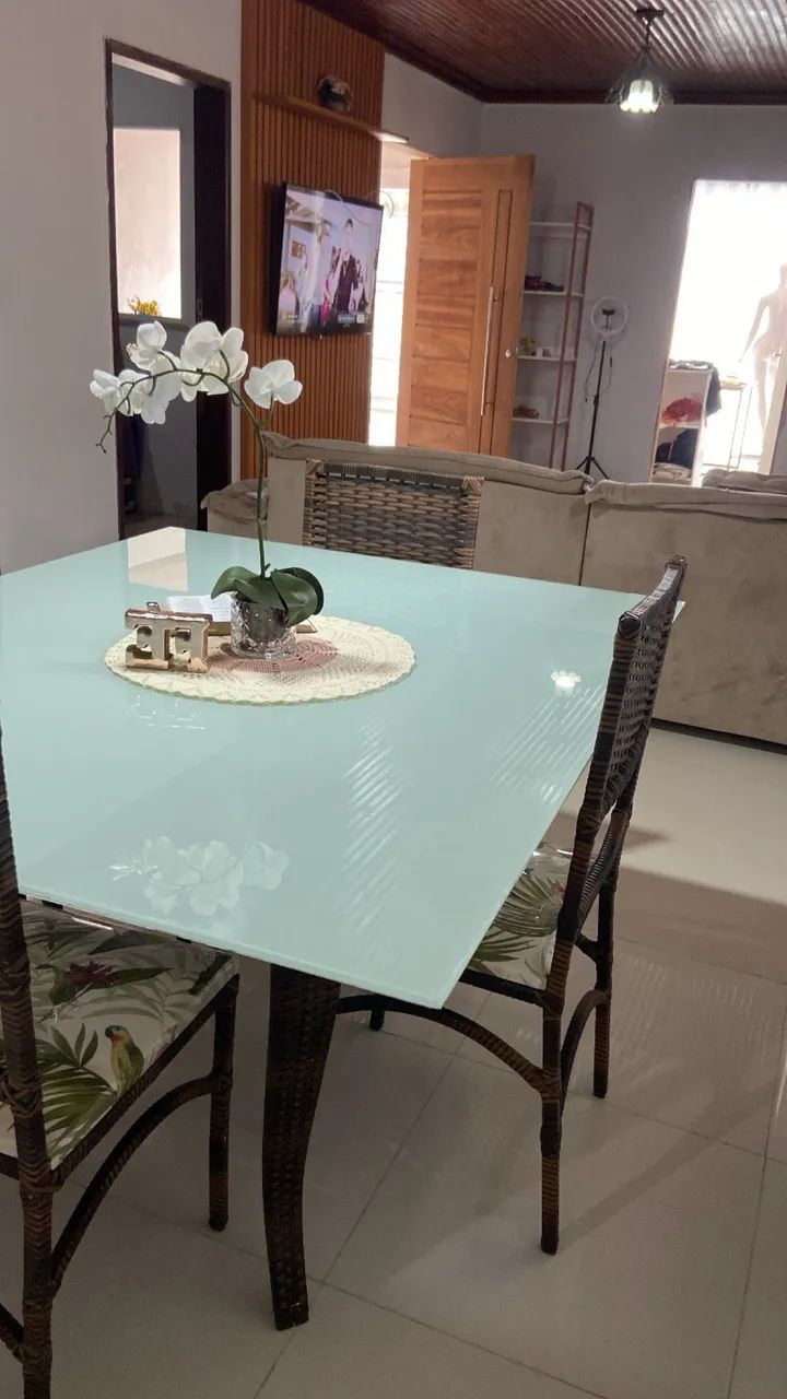 Mesa com tampo de vidro64209946991747120