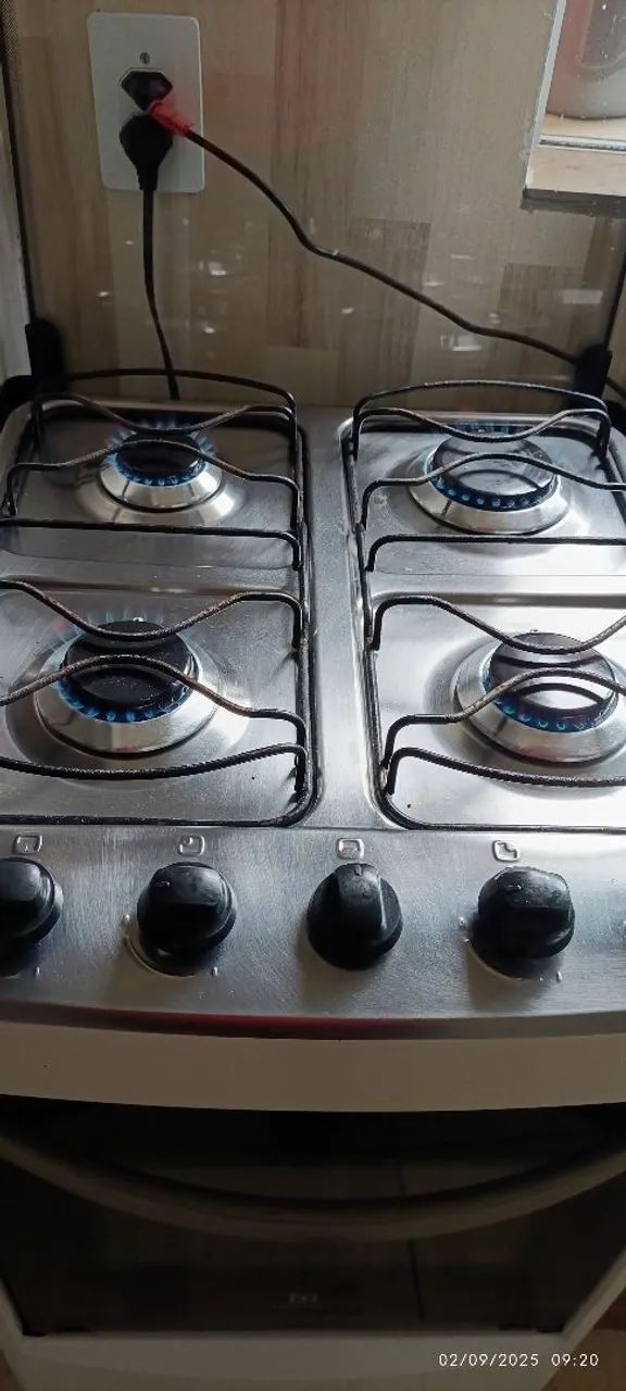NÃO ENTREGOOO Fogão 4 bocas em excelente estado  - Foto 2