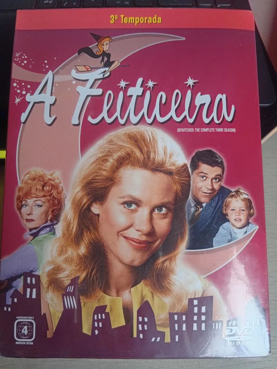 3 Temporada da A Feiticeira Lacrada.