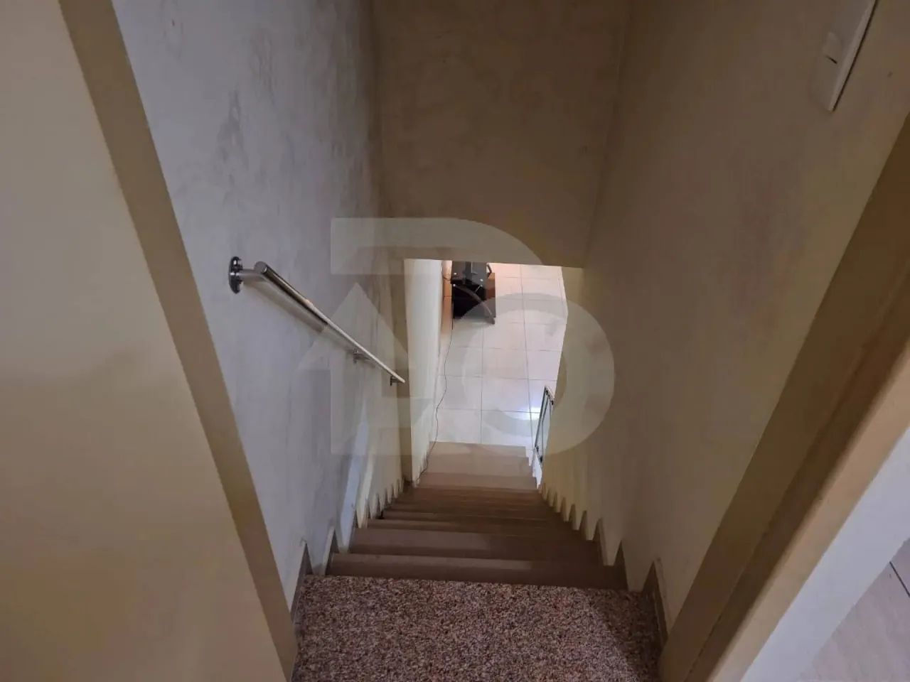 Casa no Bairro Cirurgia com 3 Quartos, Quintal, 4 Banheiros e Vaga de Garagem. - Foto 4