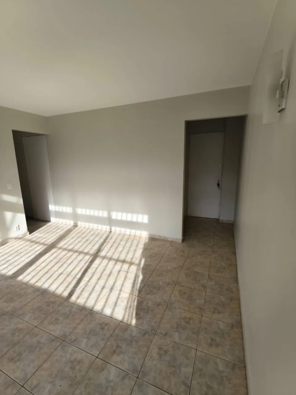 Alugo Apartamento na SQS 413 BLOCO G
