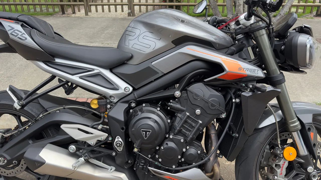 Street Triple 765RS - 2.300KM APENAS  - Foto 8