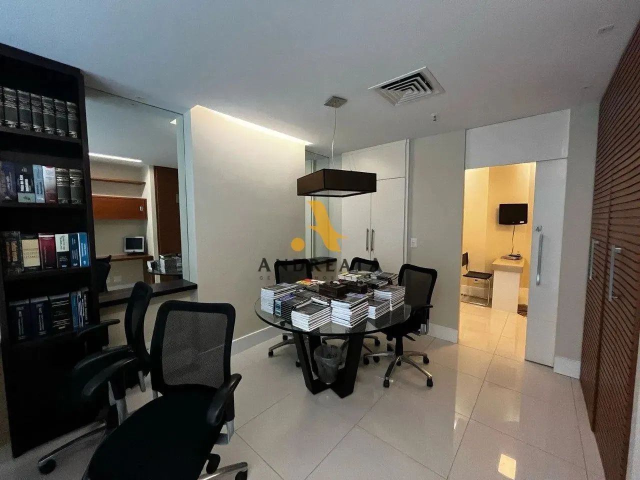 Barra da Tijuca - Av. das Americas - Blue Chip - Vendo maravilhosa sala com 28m² montada -