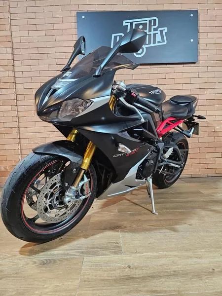 TRIUMPH DAYTONA 675R 2016