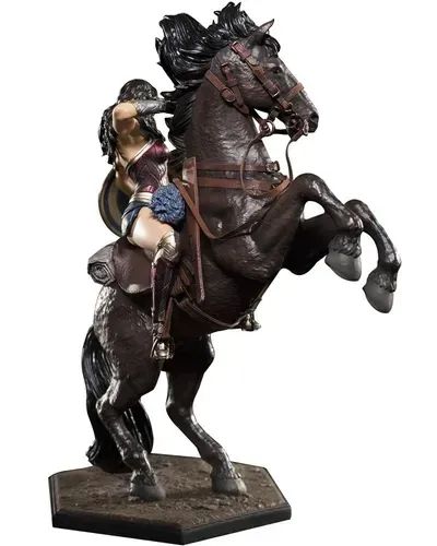 Wonder Woman Deluxe - Mulher Maravilha - Iron Studios - Foto 3