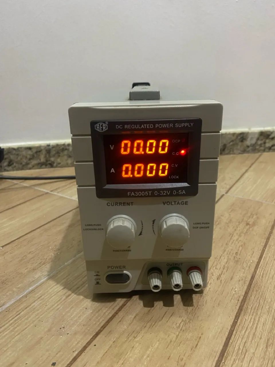 FONTE DE BANCADA FA3005T
