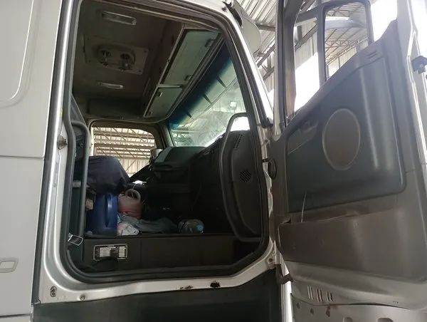 Volvo FH 420 4x2 ano 2014 automático - Foto 12