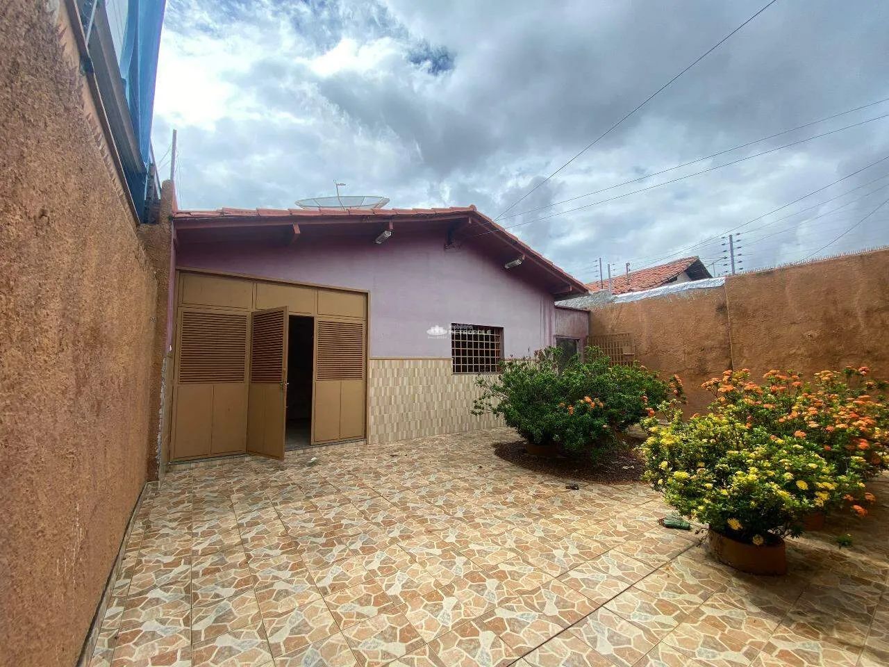 CASA COMERCIAL - ALUGUEL - BAIRRO CENTRO SUL