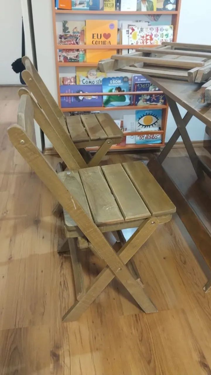 Conjunto de mesa e cadeiras dobráveis em madeira  - Foto 5