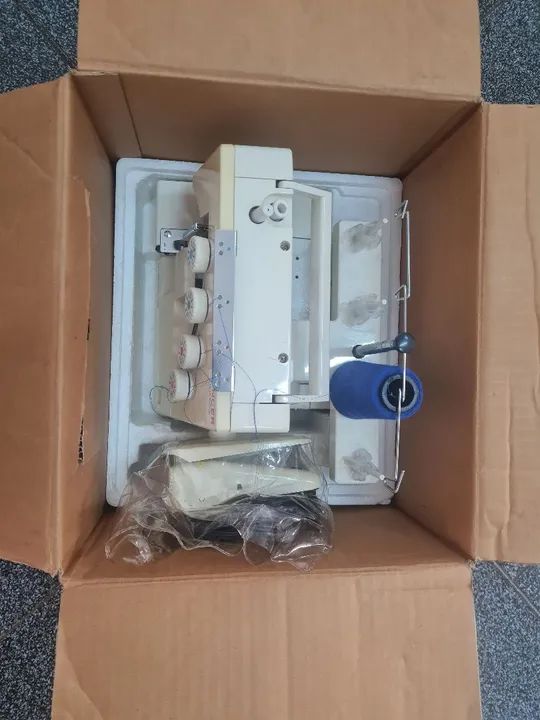 Máquina de Overlock Singer U344B - Foto 2