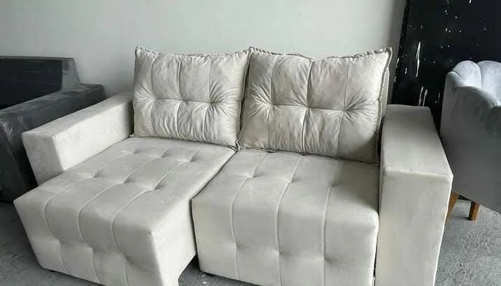 SOFÁ RETRÁTIL BEGE 650$ Á VISTA - Foto 3