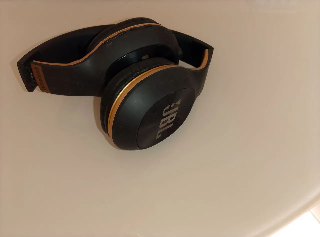 Fone de ouvido Bluetooth JBL Wireless (Preto e Dourado) - Foto 2