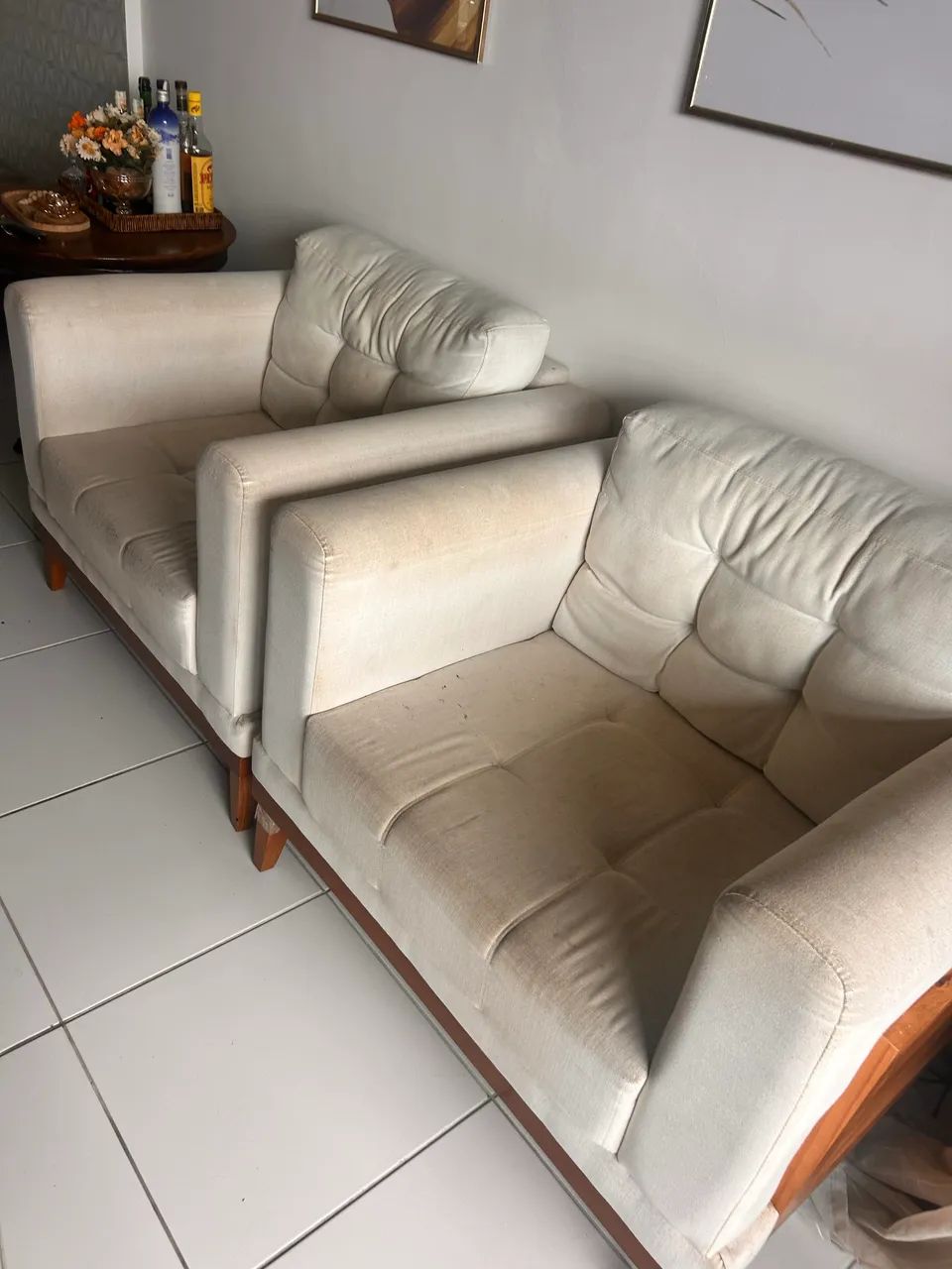 Par de Poltronas em Madeira Maciça - Design Elegante e Muito Confortáveis - Foto 4