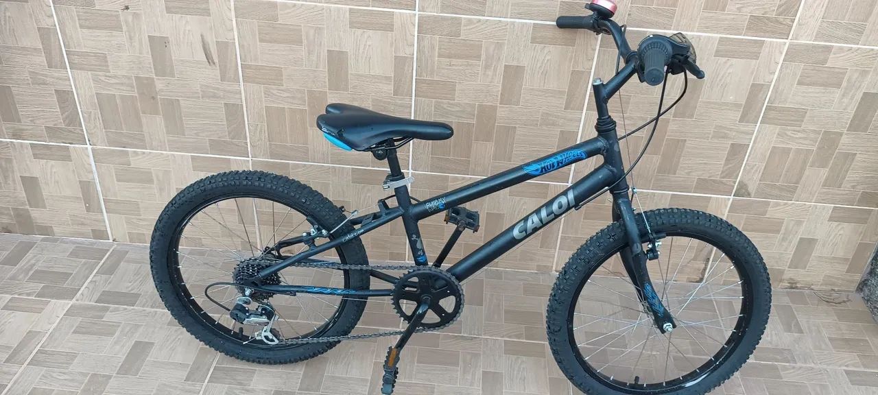 Bicicleta Caloi Hotwheels aro 20